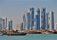 Totálna Arábia - všetky krajiny Arabského zálivu - Doha tower Jeana Nouvela pripomína z diaľky falus, no z blízka vidieť arabský dizajn mašrabija. Foto - 3